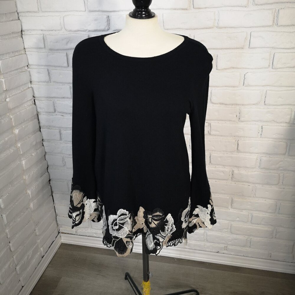 Alfani Ladies Size Medium Black with White & Tan Embroidery Lone Sleeve Sweater